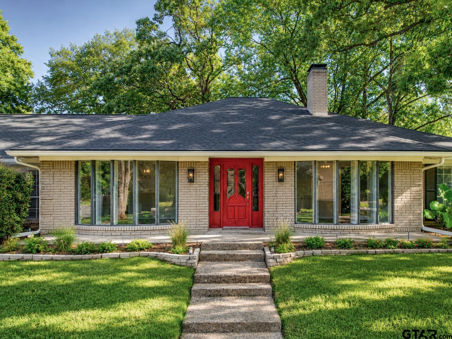1802 Everglades Dr.