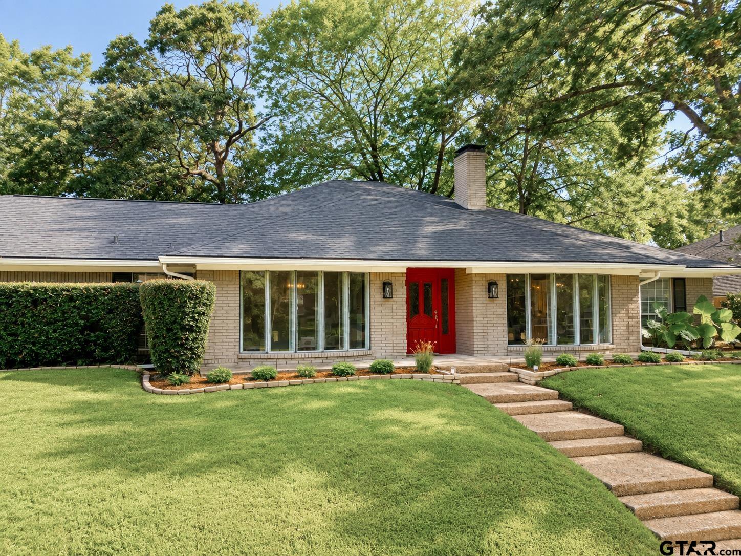 1802 Everglades Dr.