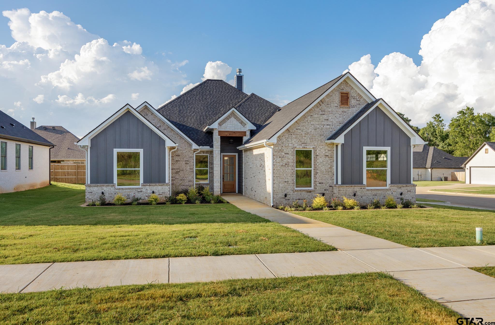 1216 Golden Eagle Way