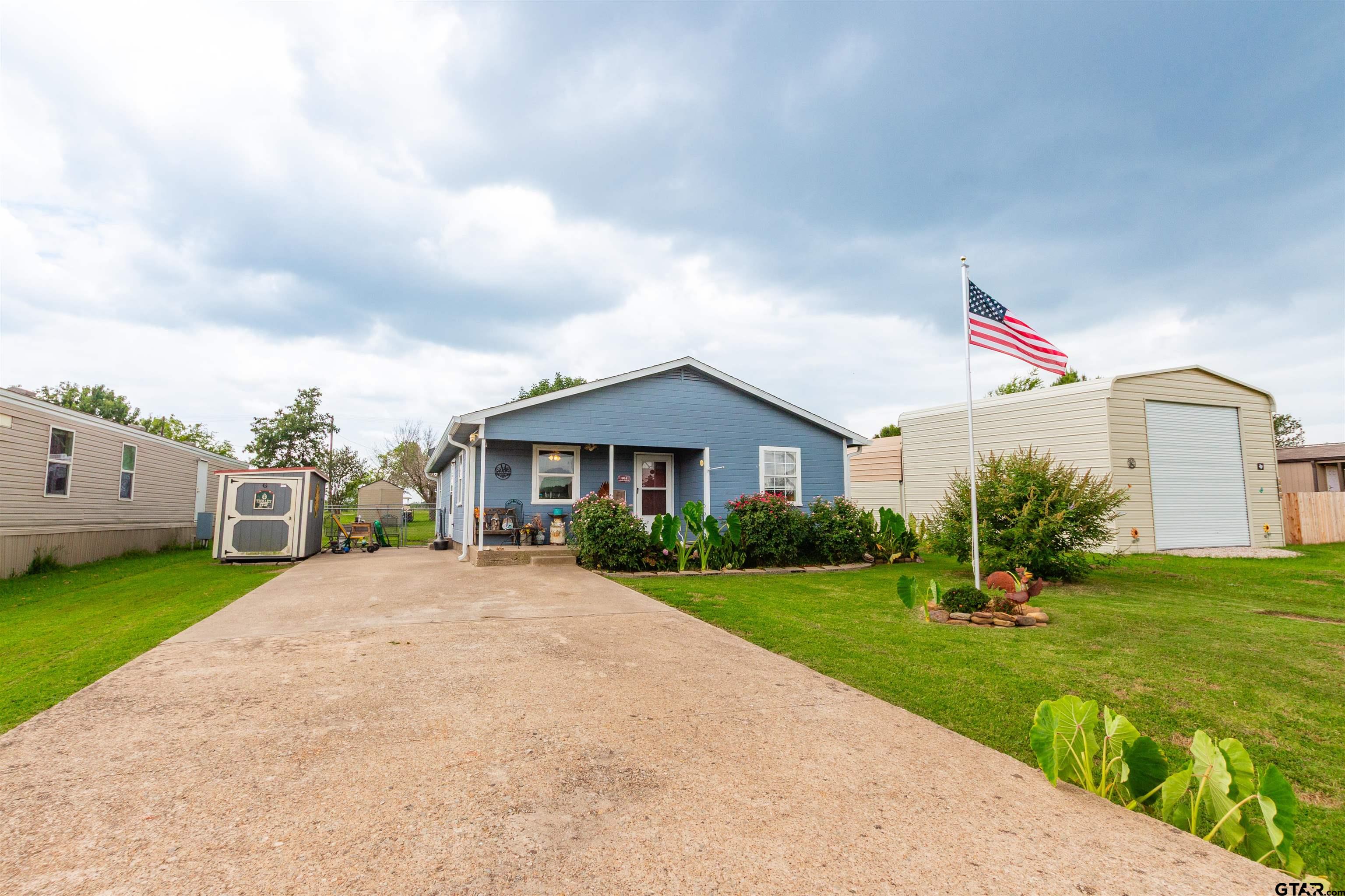 404 Holiday Village Dr