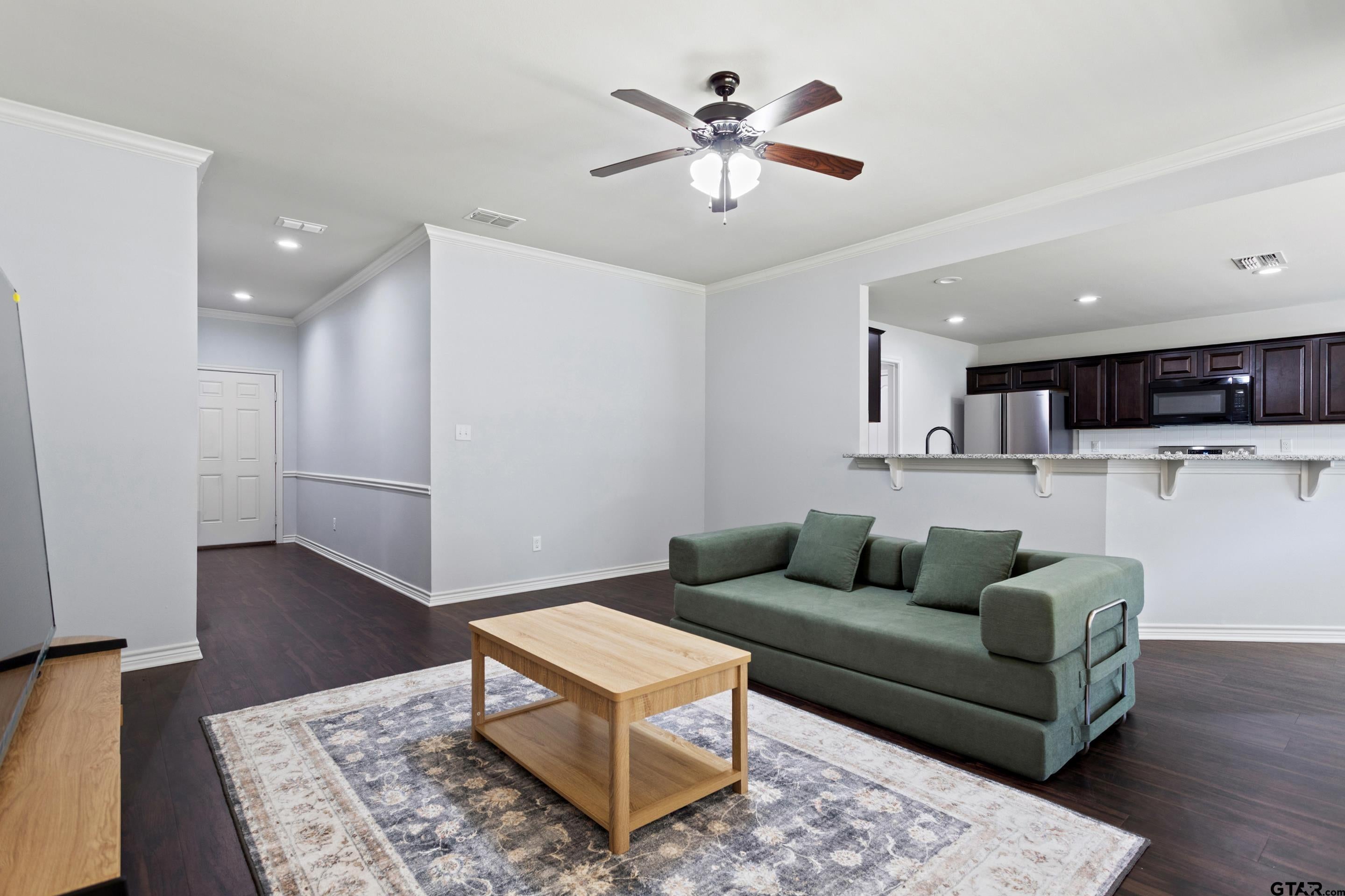 815 E Grande Ave. #E101