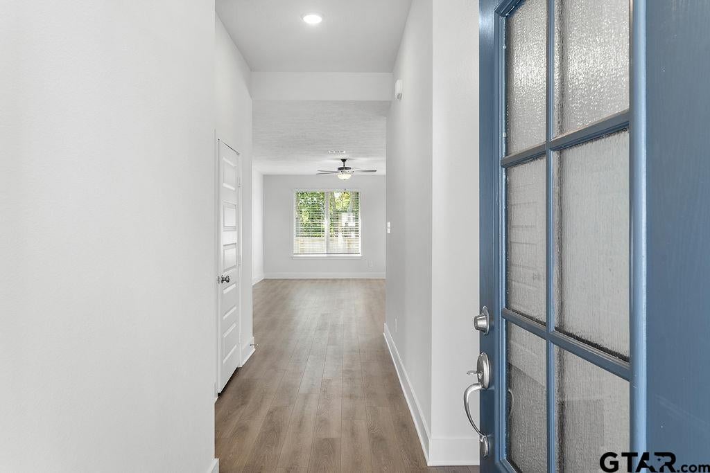 7015 Cottage Square