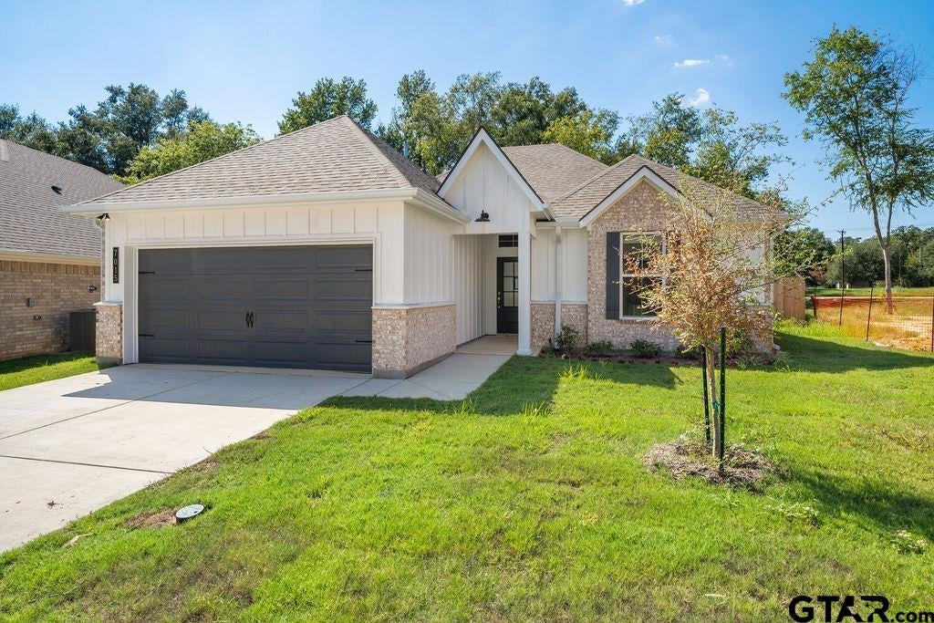 7015 Cottage Square