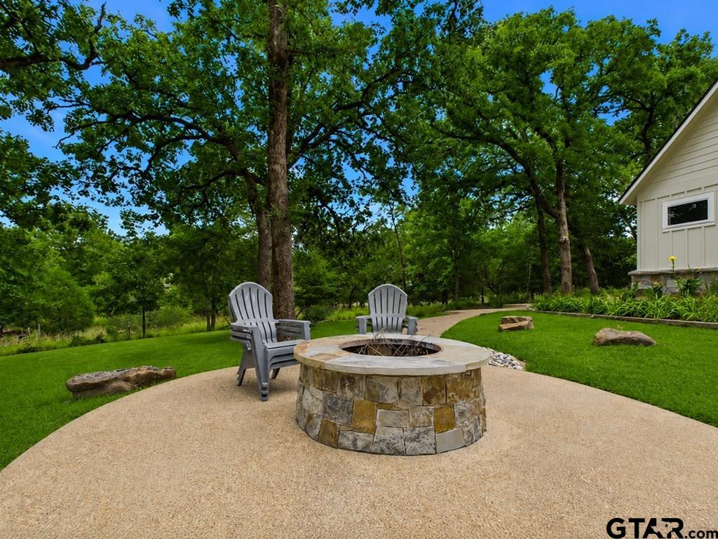 8307 Charlya Dr