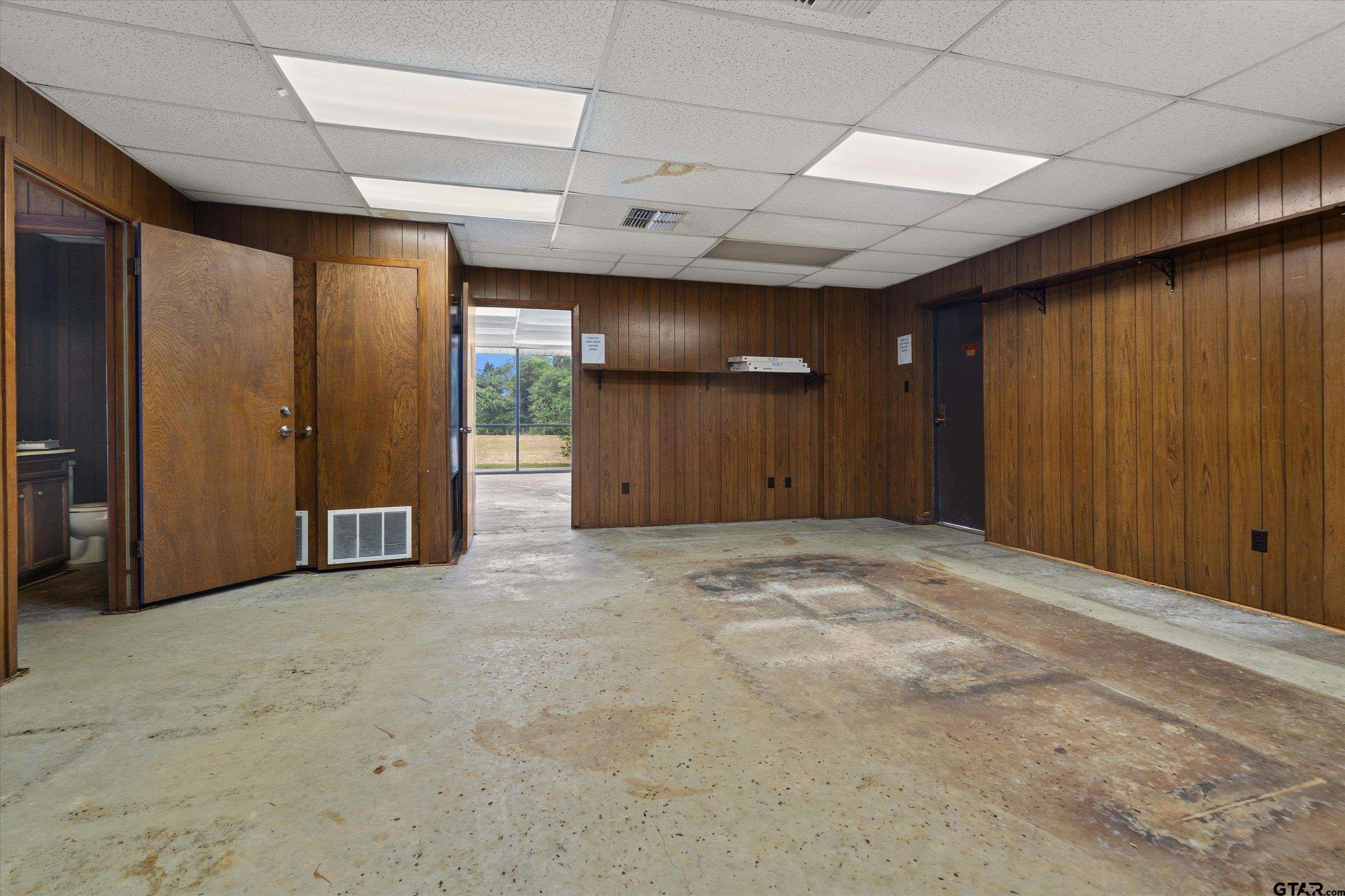 1528 N Northwest Loop 323