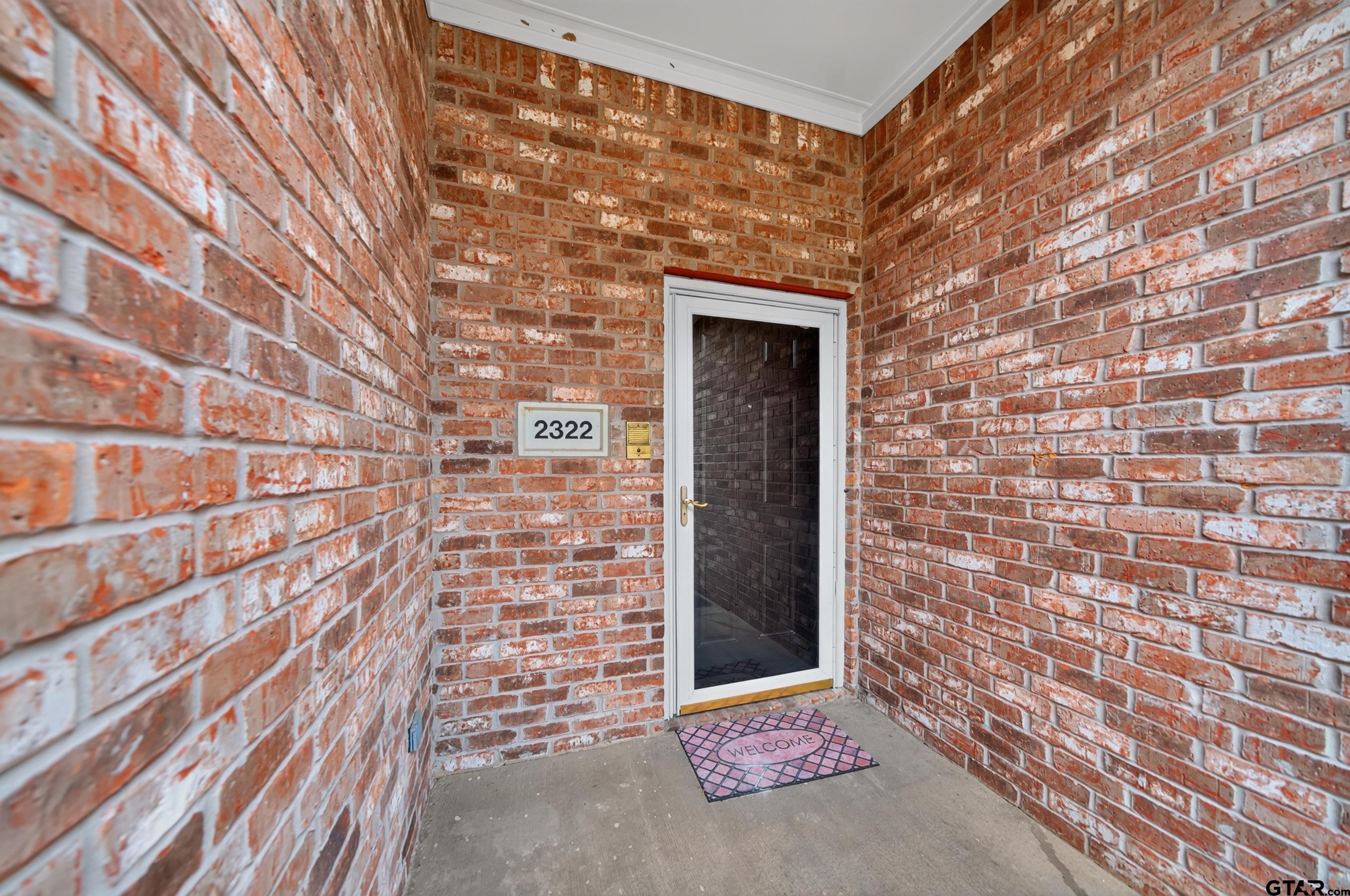 2322 Homestead Ln