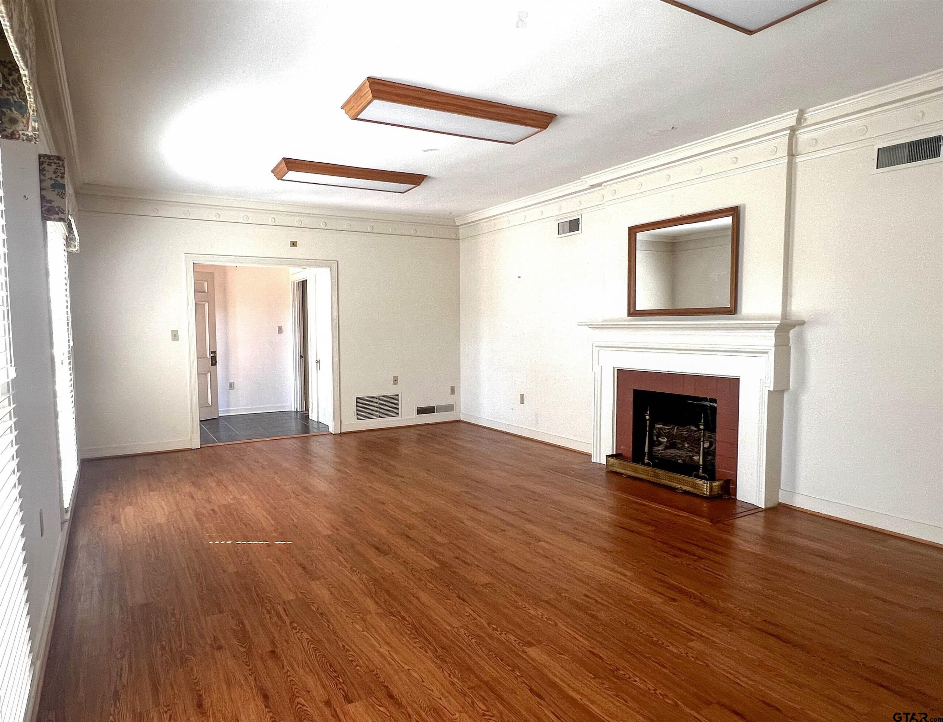 1721 N Pacific