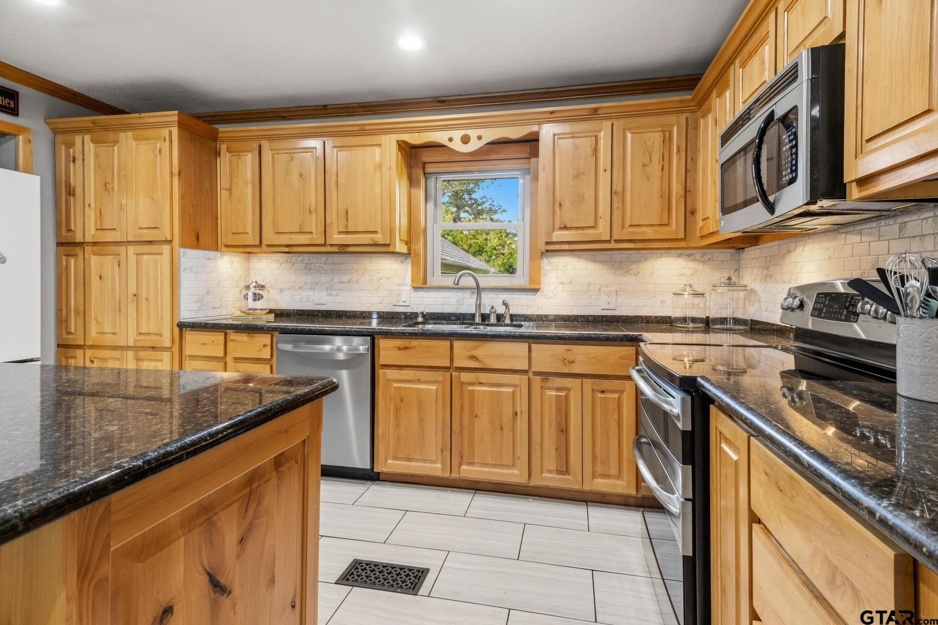 803 County Road  2127