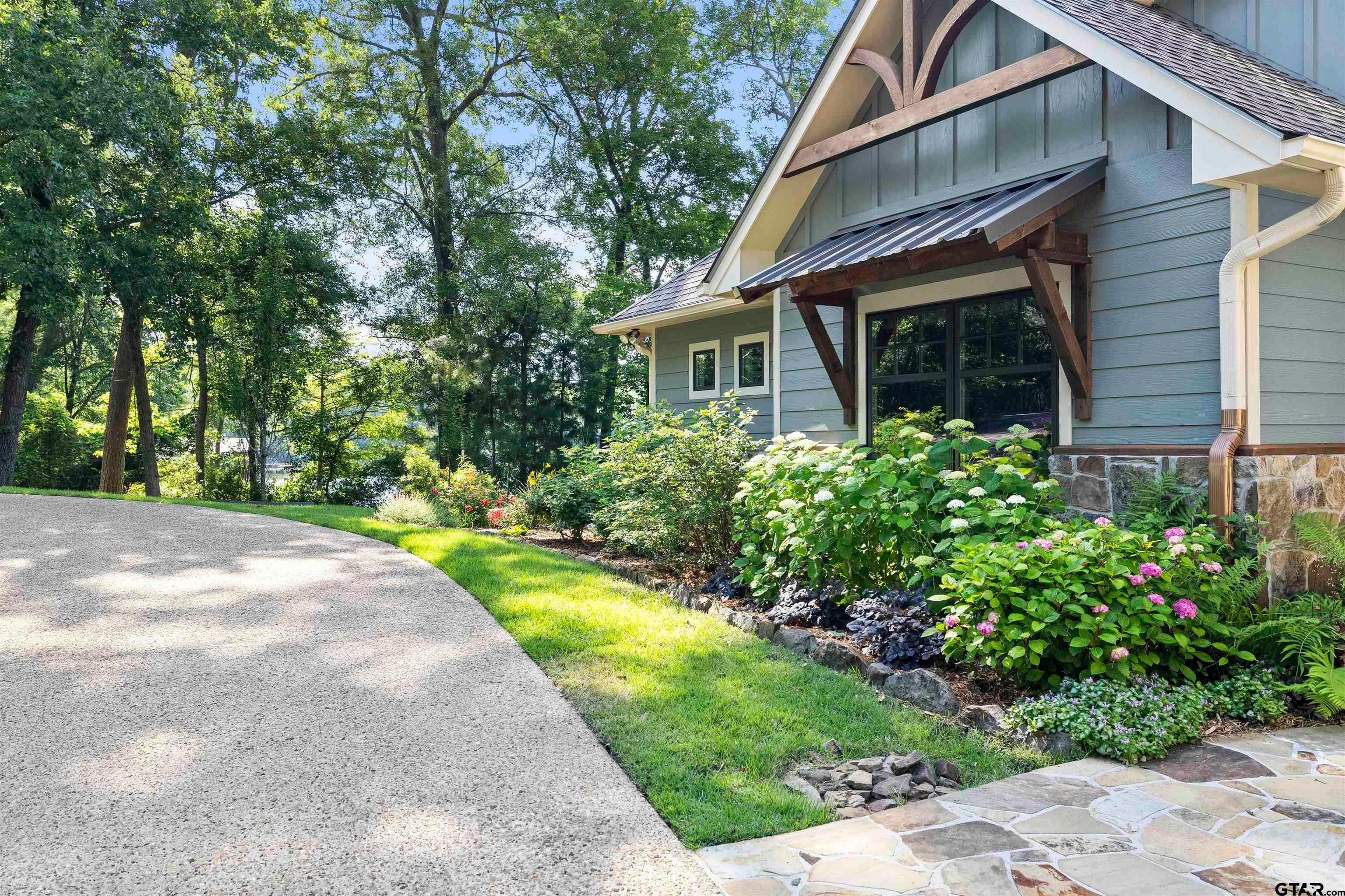 581 Private Road 6665