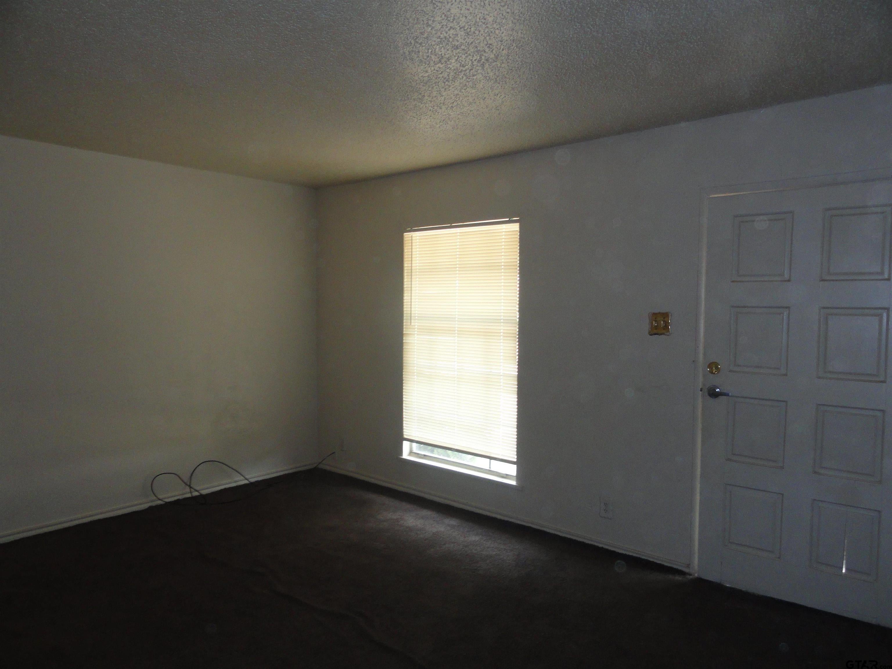1521 S ACADEMY AVE.