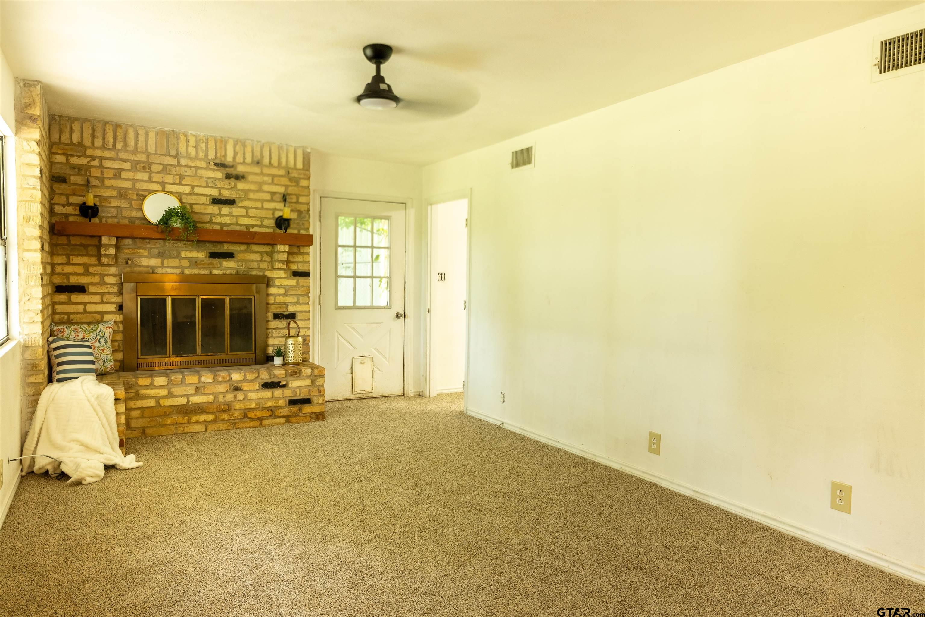 4892 Woodcastle Dr.