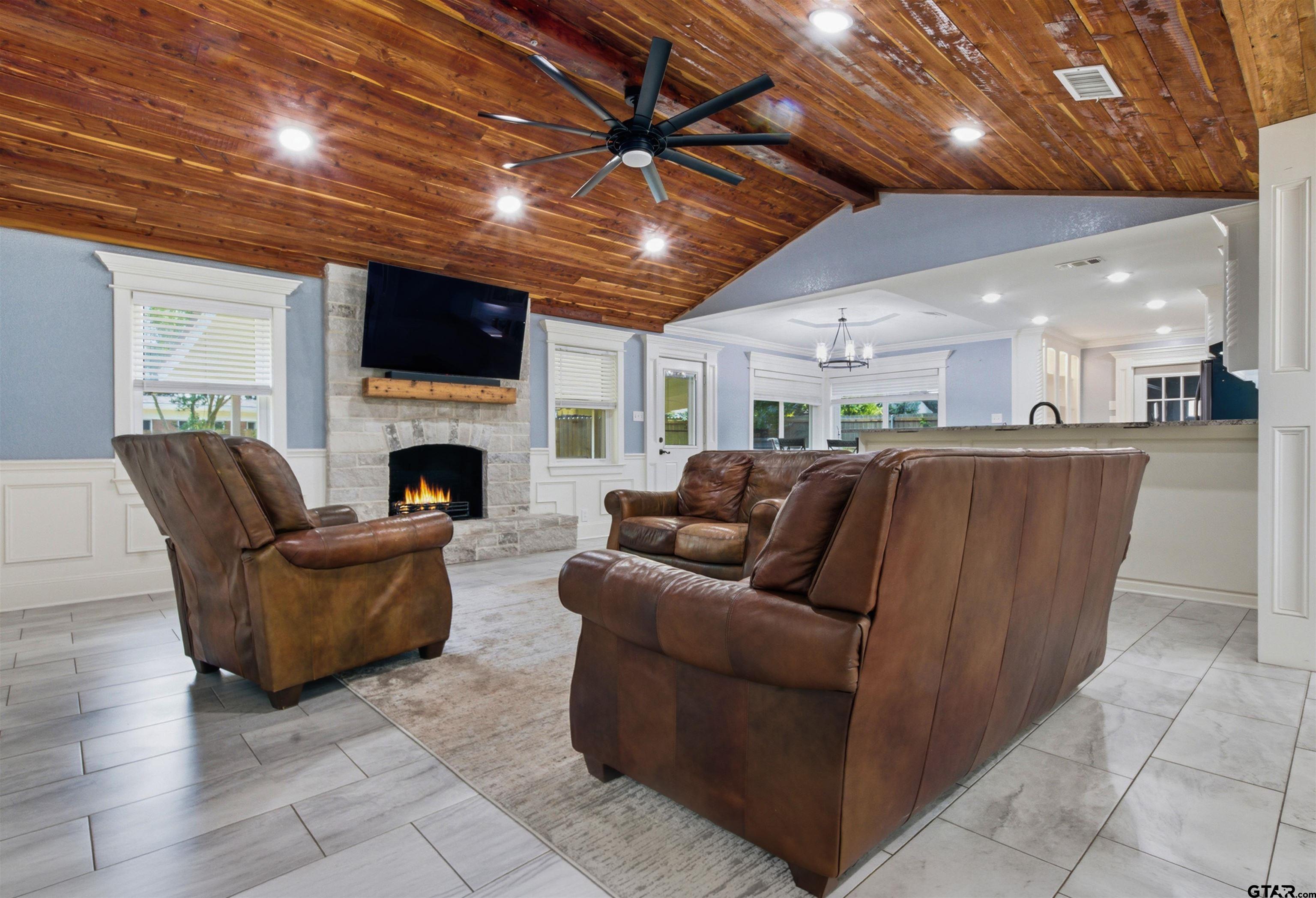 1901 Sterling Dr