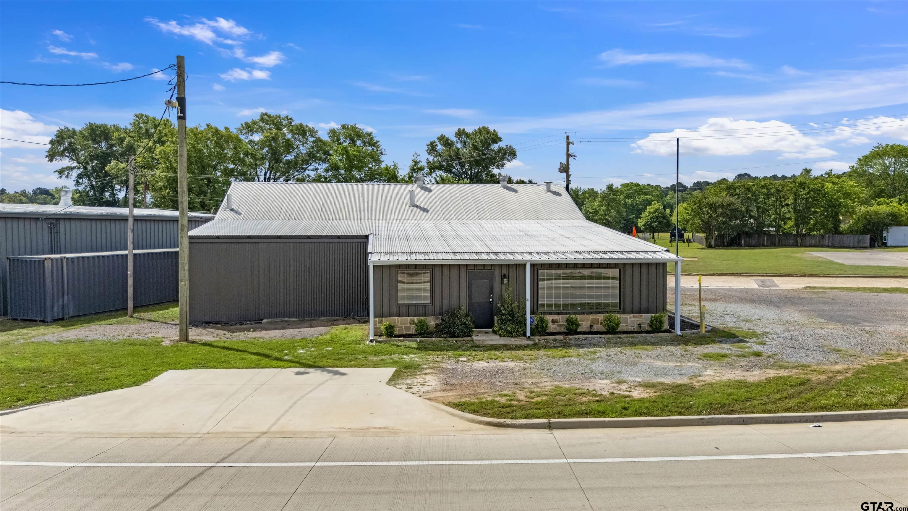 118-120 Industrial Ave