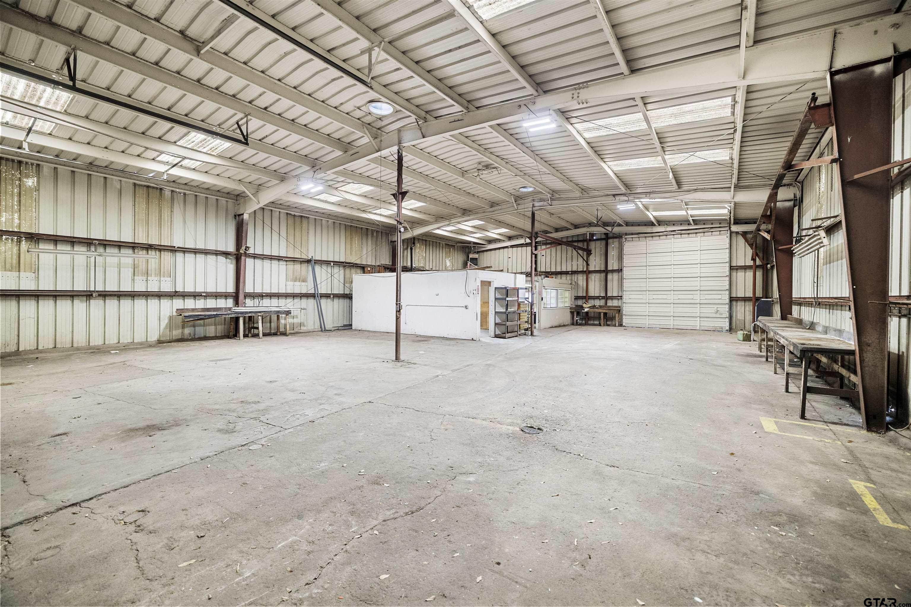 118-120 Industrial Ave