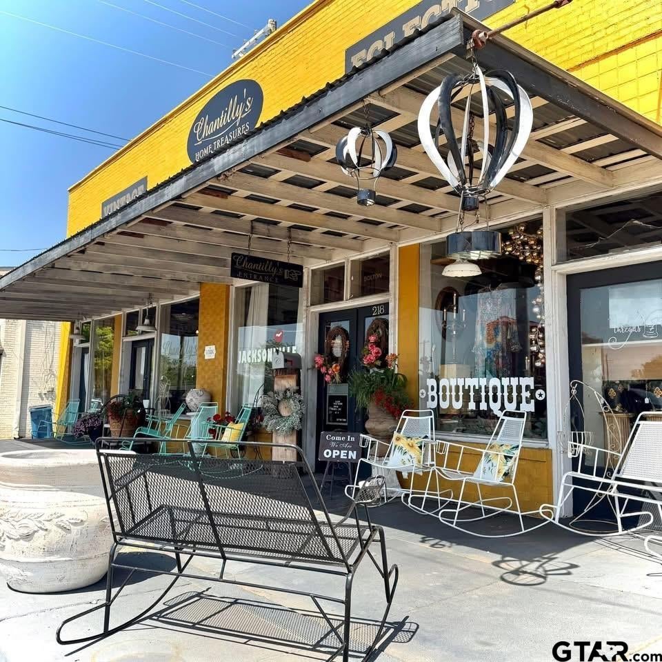 218 S Bolton