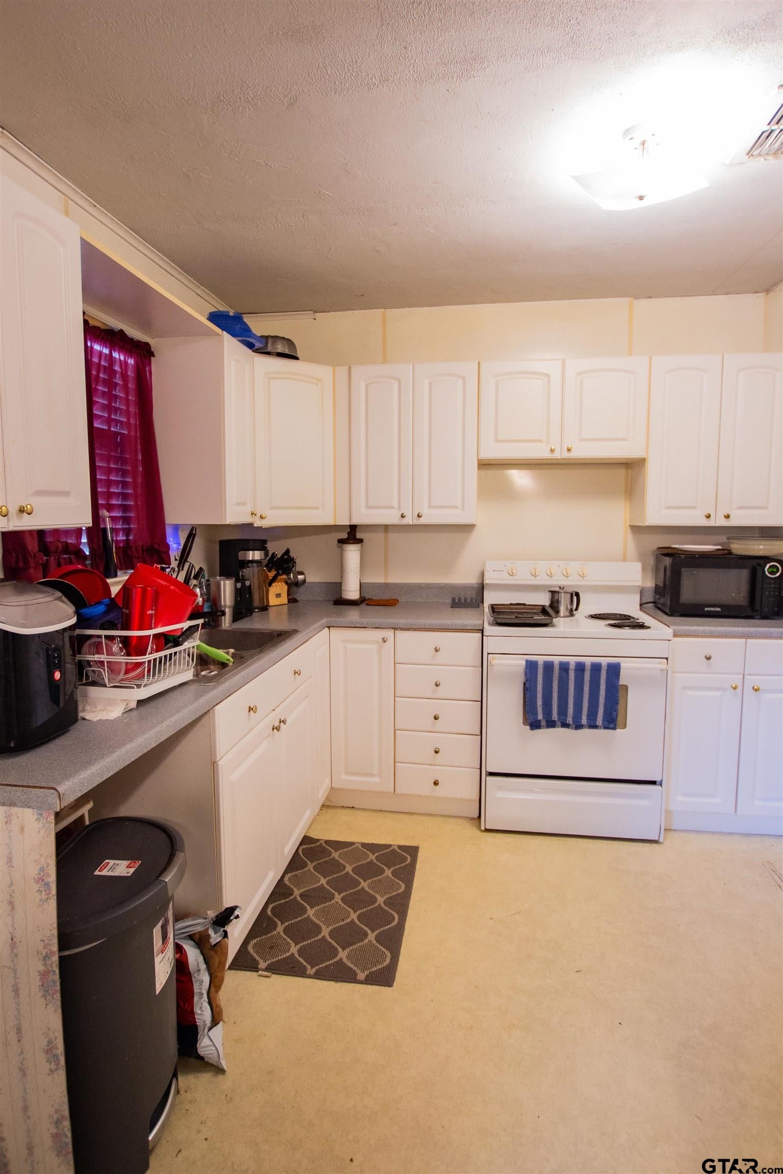 220 Carri Dr