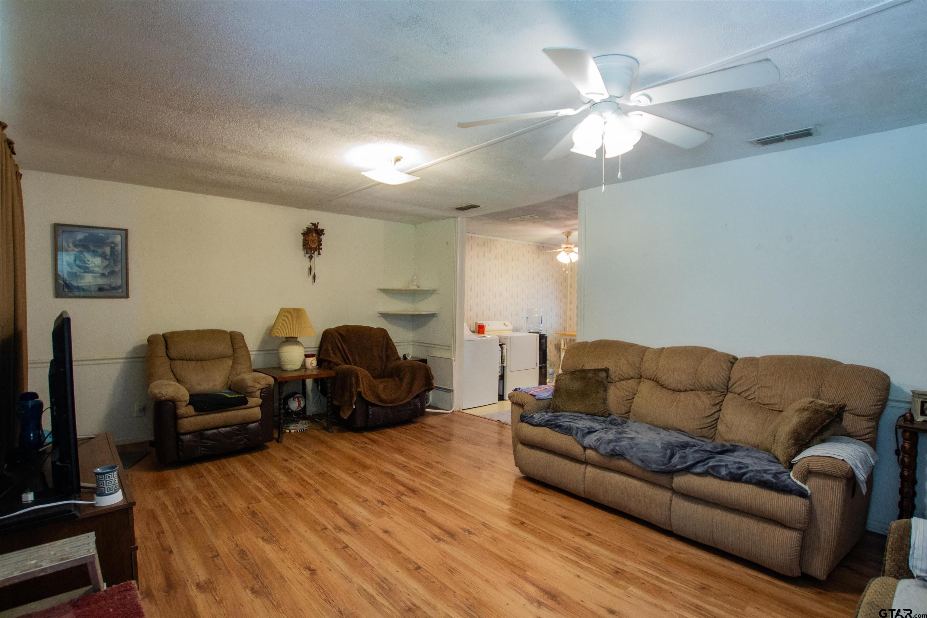 220 Carri Dr