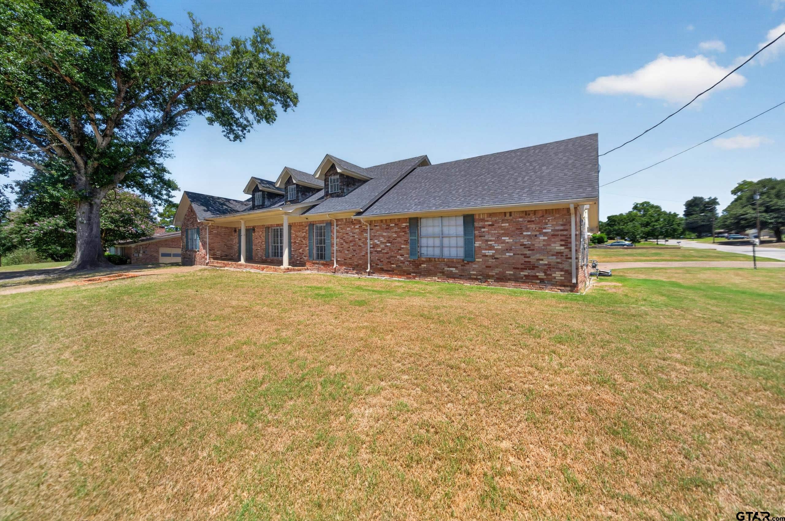 1610 Meadowhill Dr