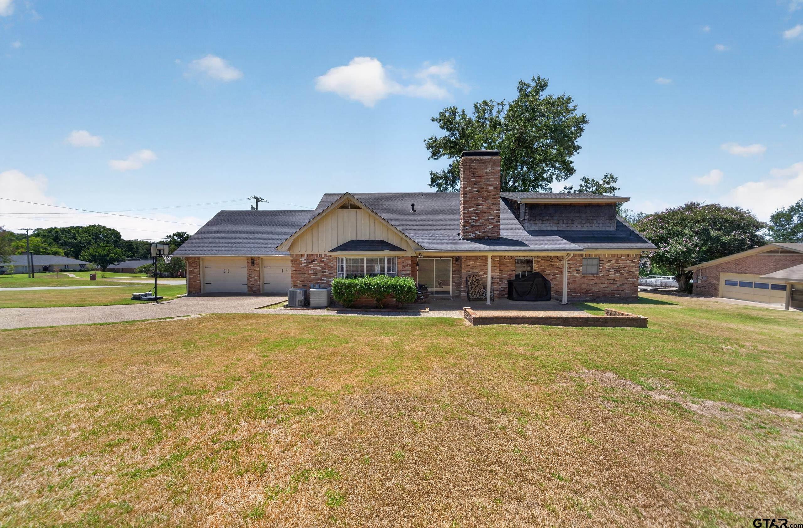 1610 Meadowhill Dr