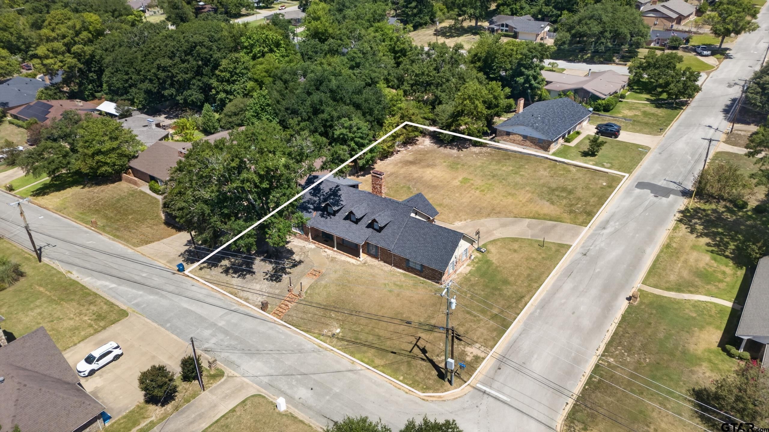 1610 Meadowhill Dr