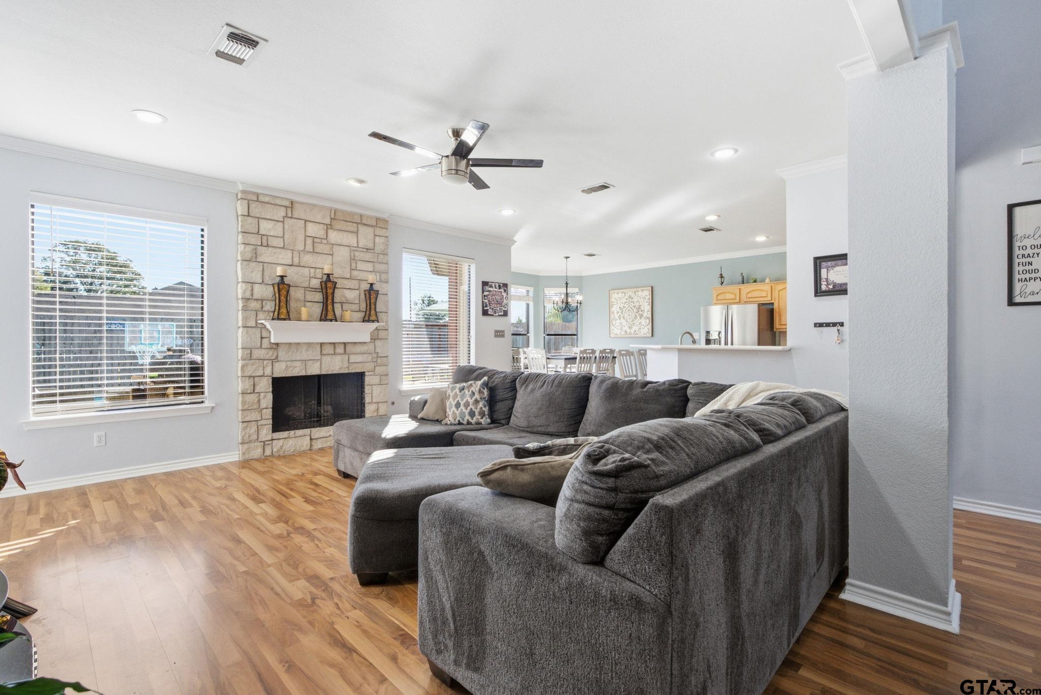 106 Amanda Ct
