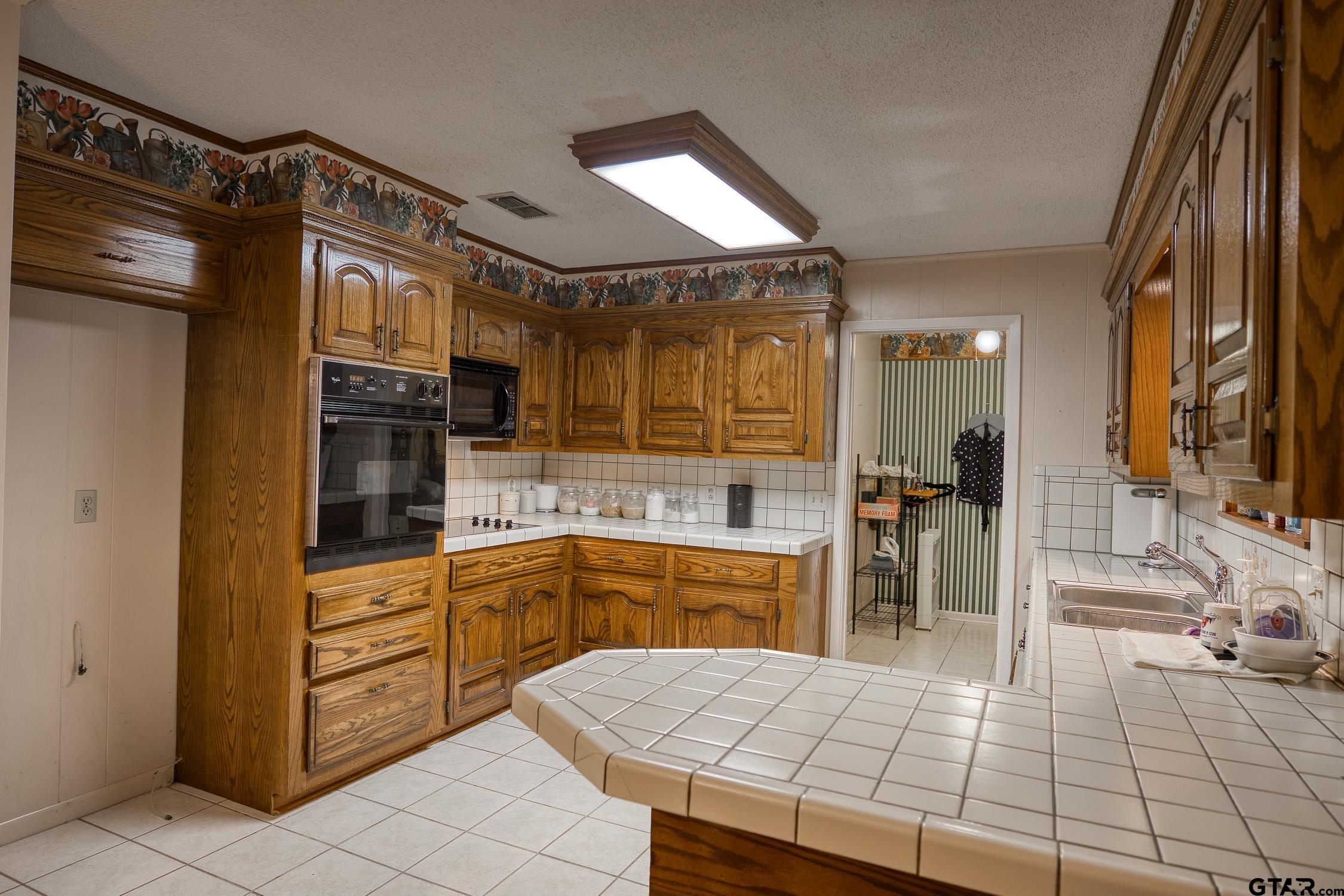 202 W Clover Lane