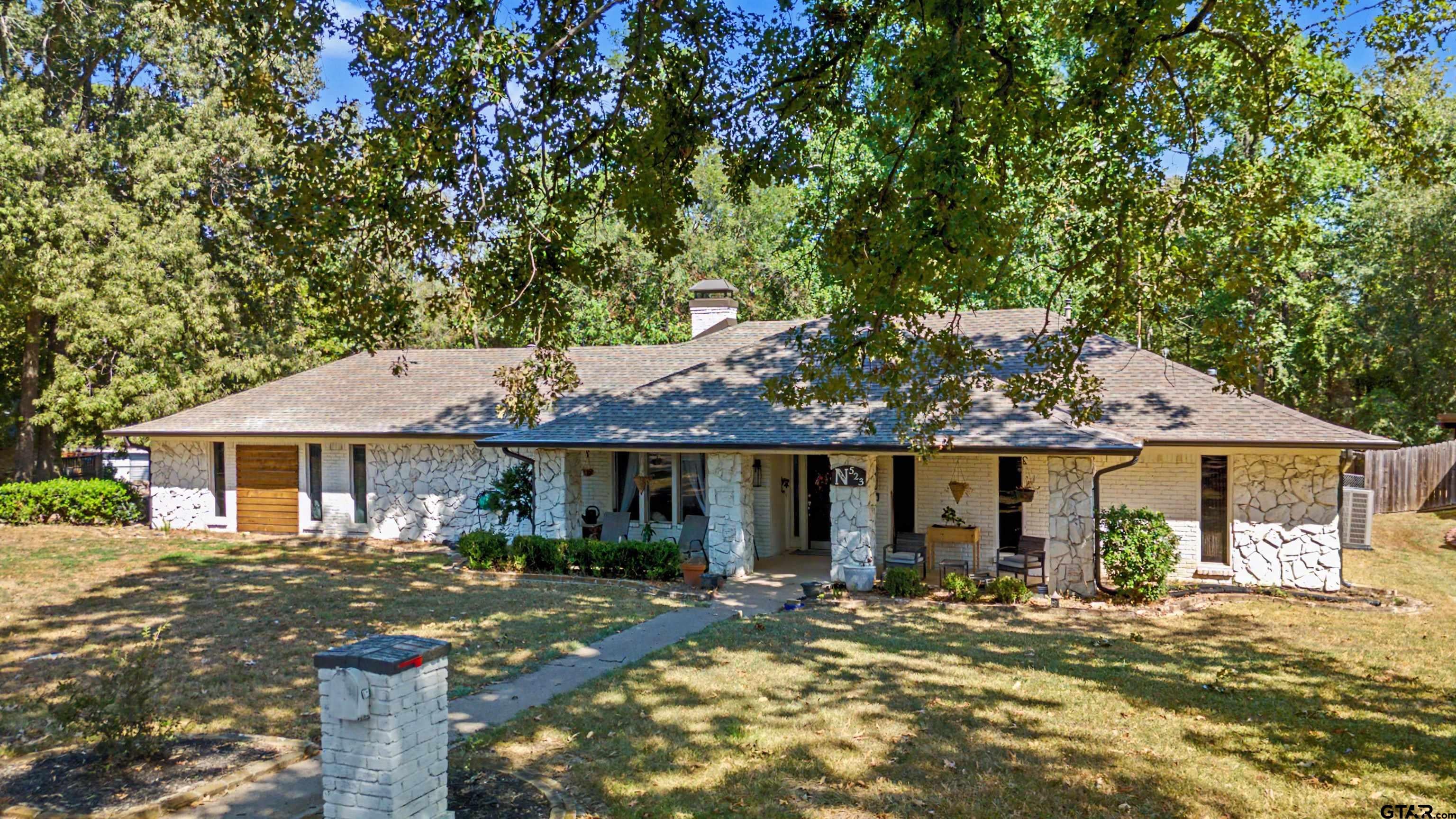 523 Richfield St