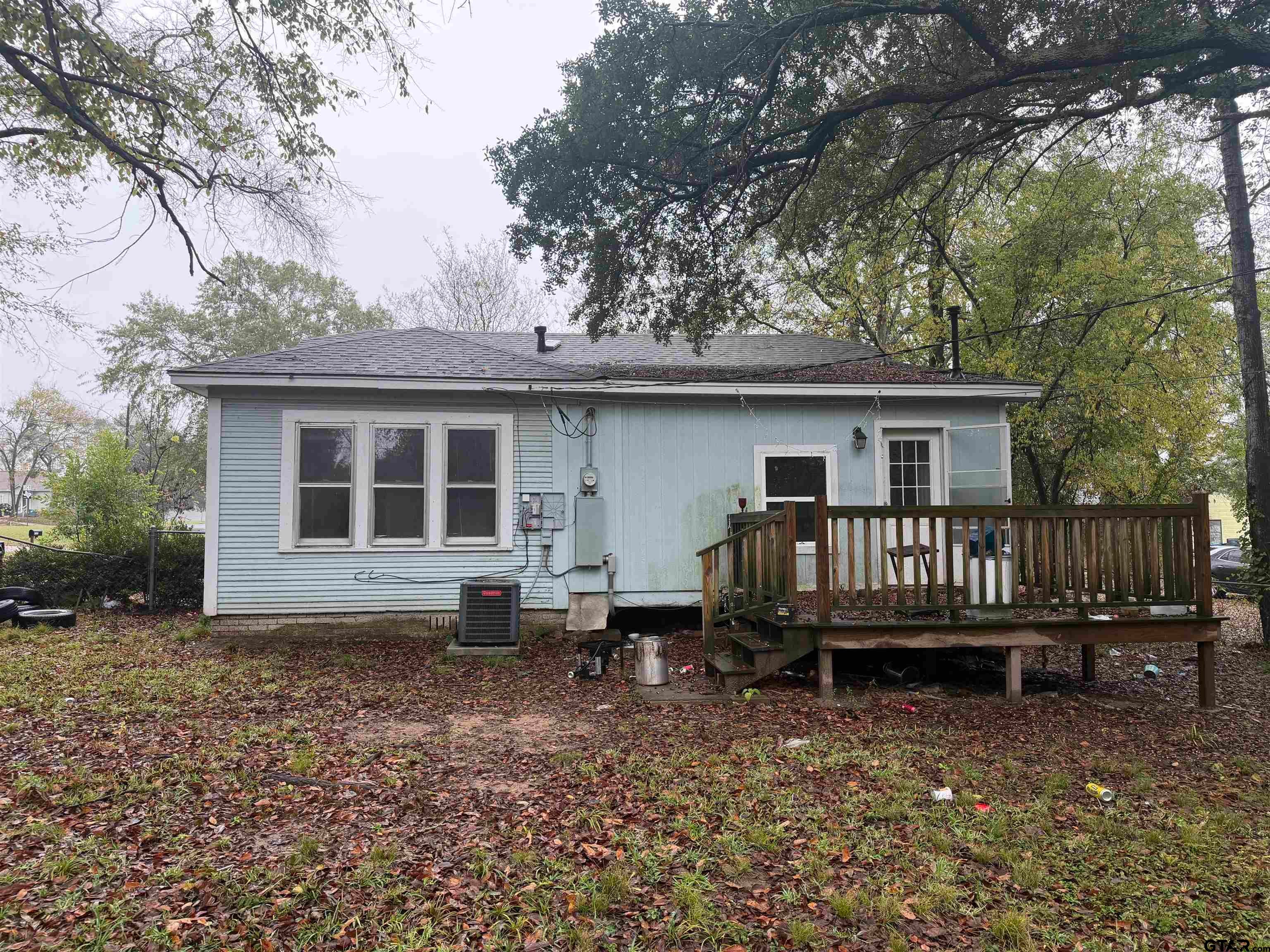 305 E Bradford