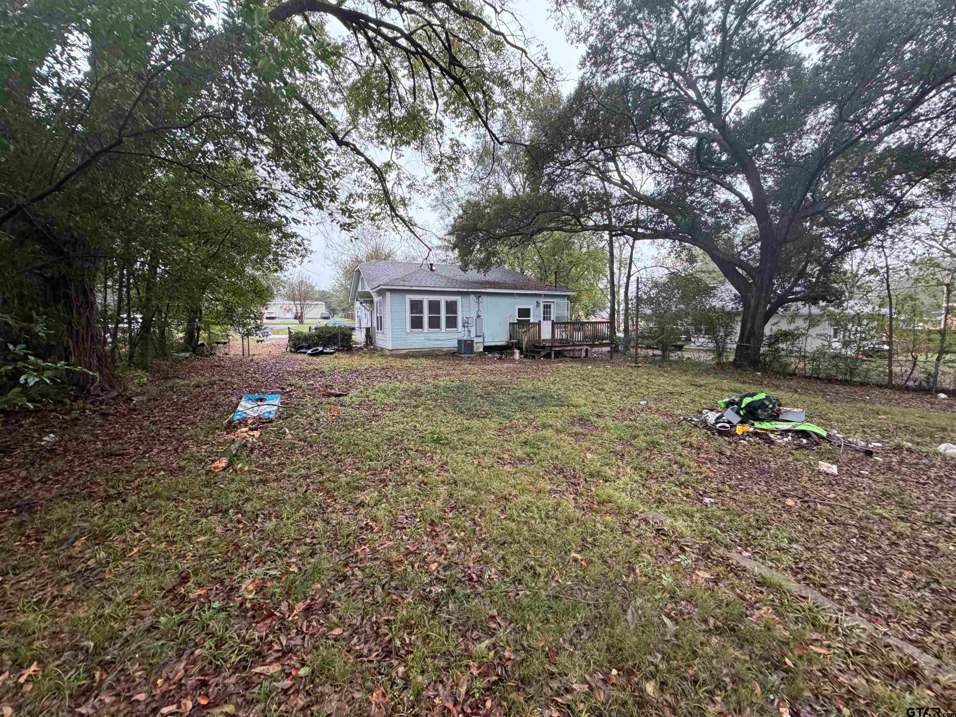 305 E Bradford