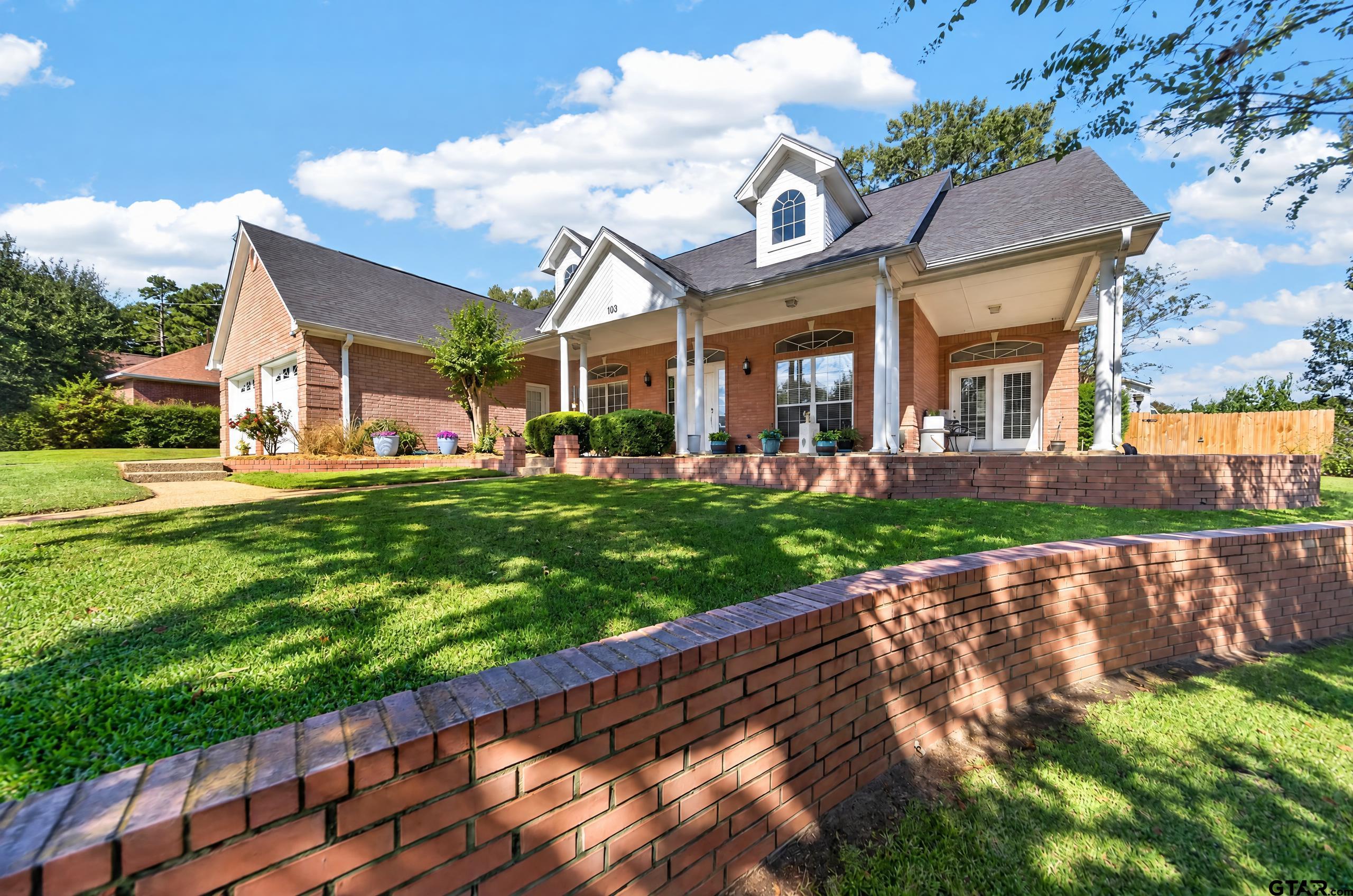103 Northcreek Dr.