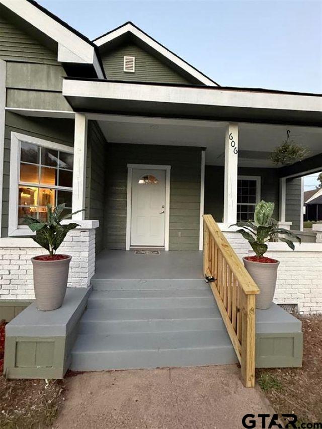 606 Sanford St.