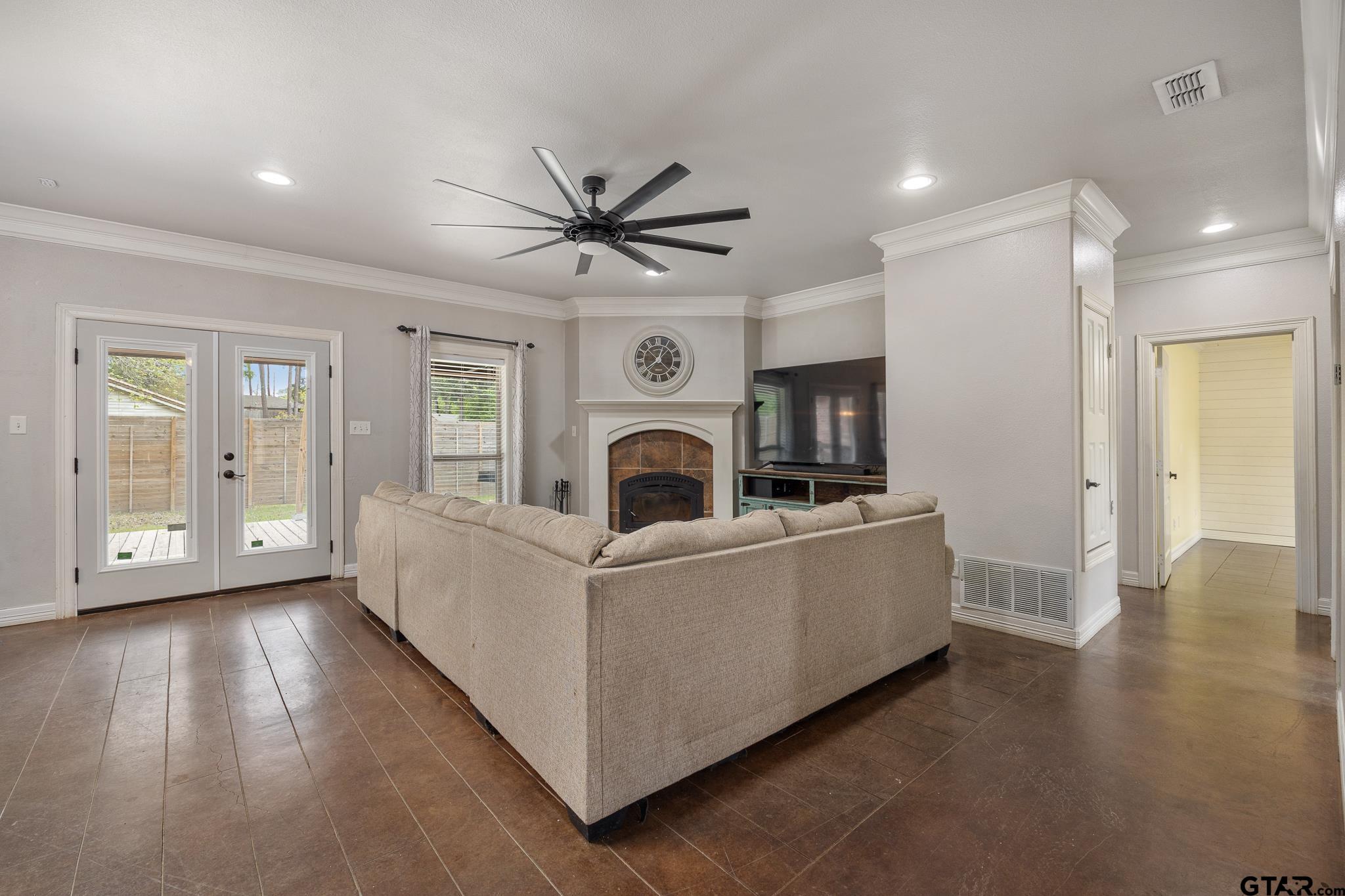 710 Willowood St.