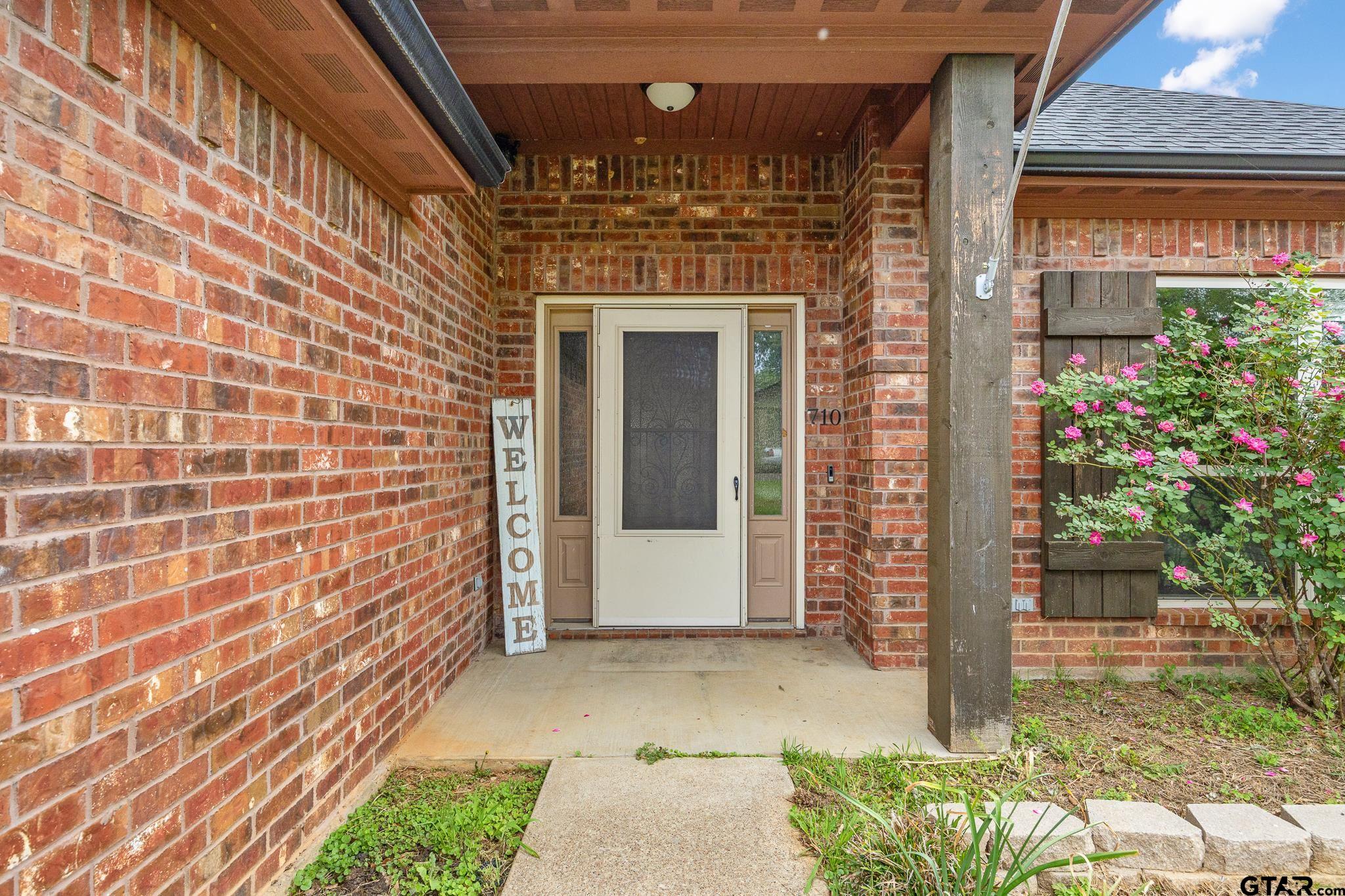 710 Willowood St.