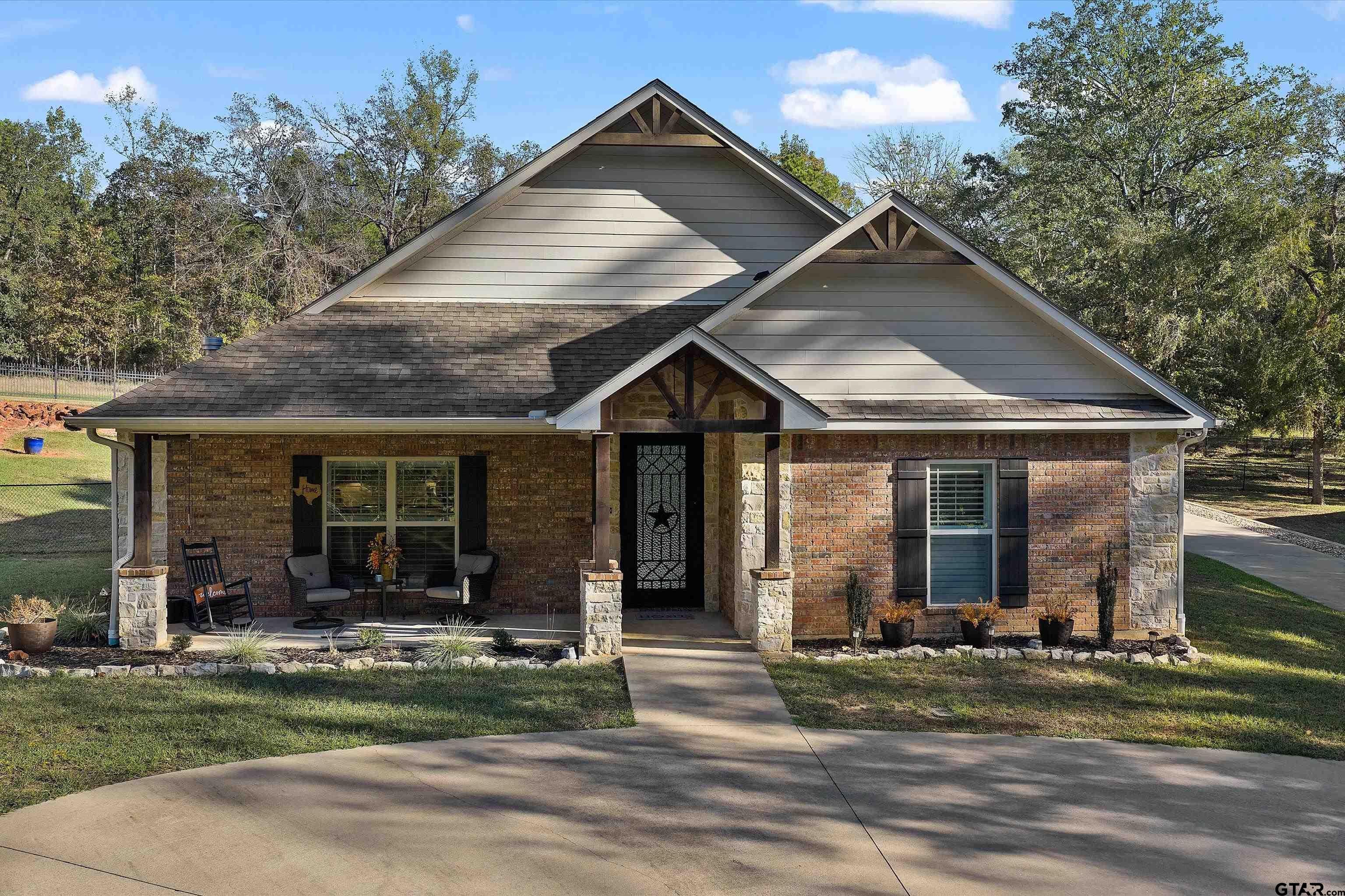 421 Shadowood Dr