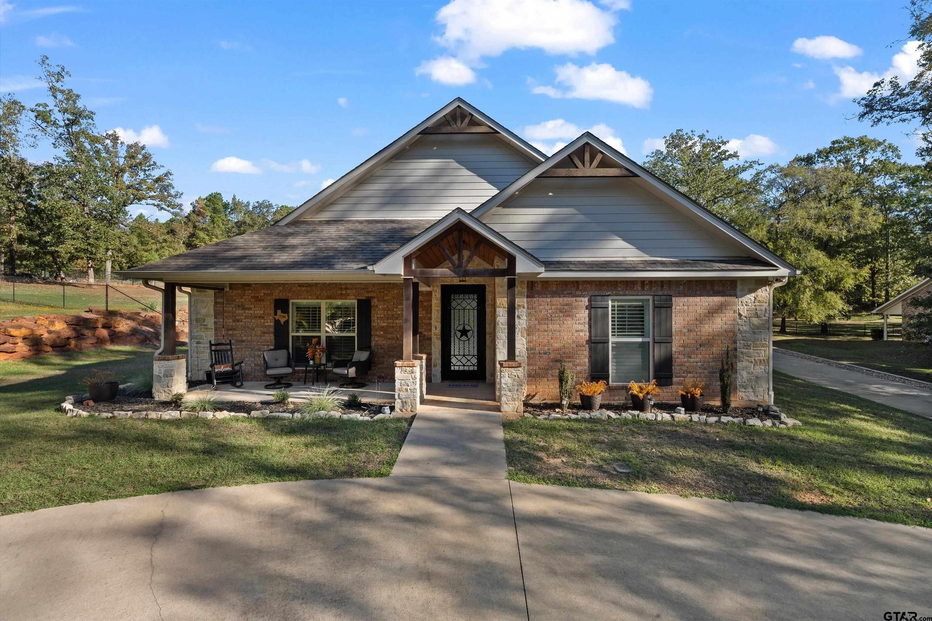 421 Shadowood Dr