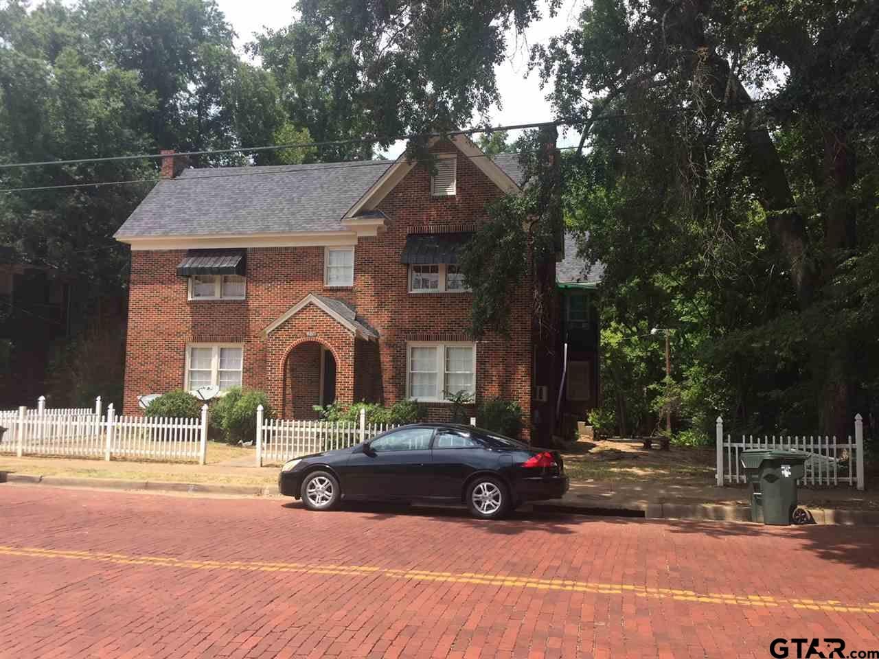621 W Houston Apt 1