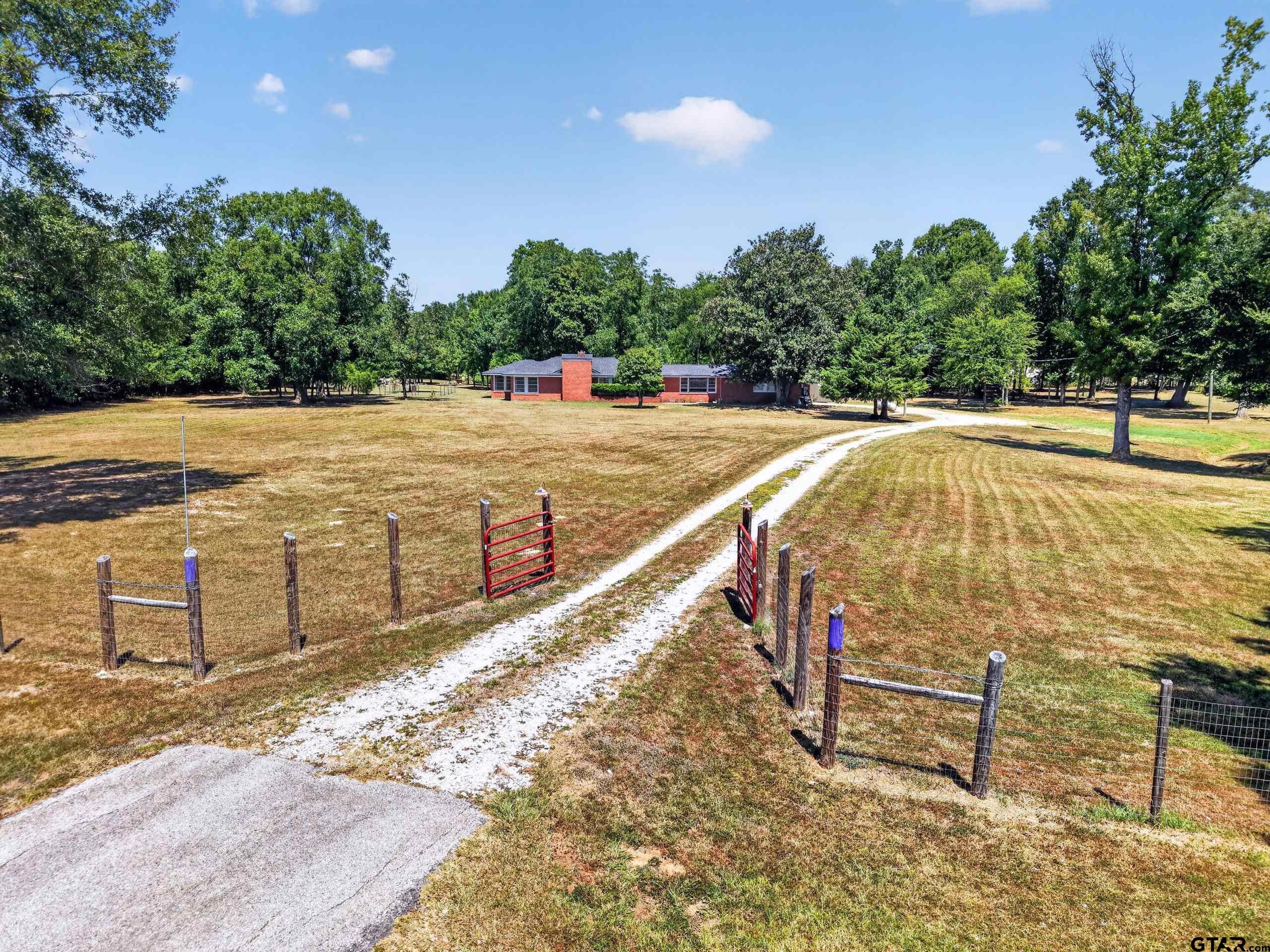 1566 W State Highway 7