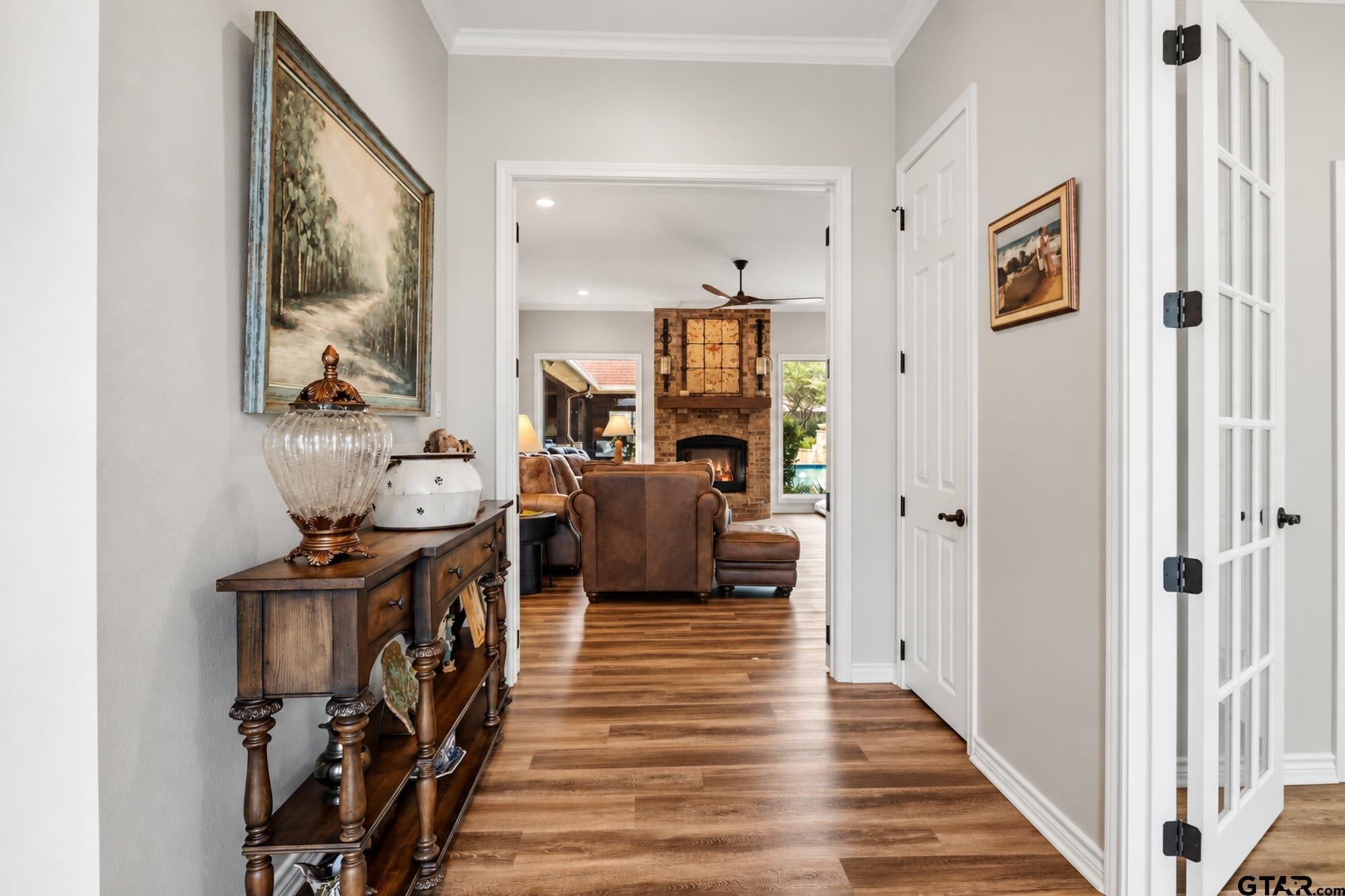213 Devonshire