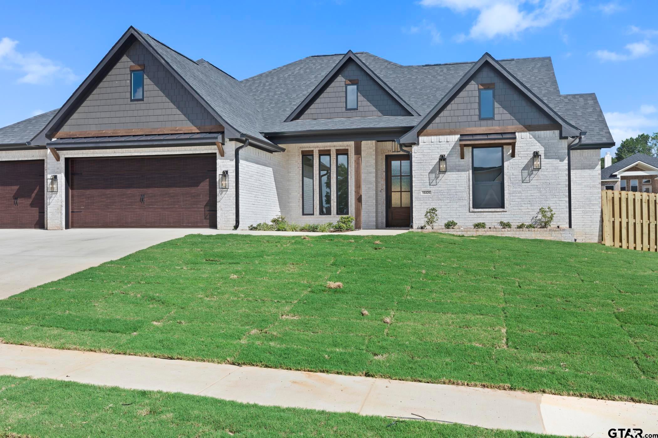 16426 Clearview Dr