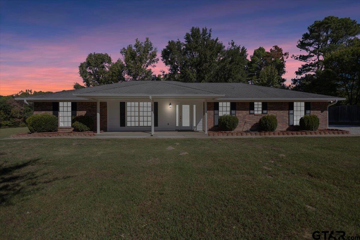 154 Private Road 1048