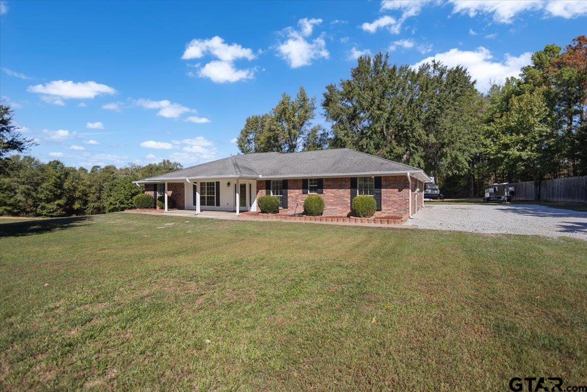 154 Private Road 1048