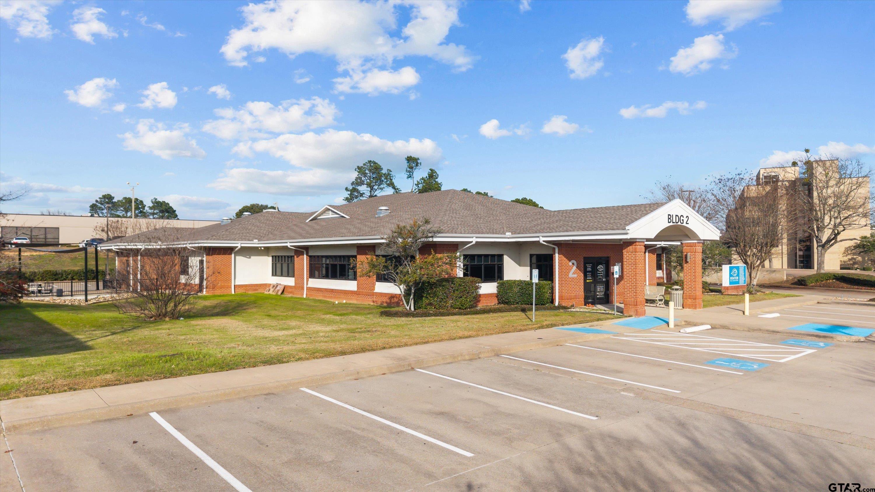 3413 Golden Rd