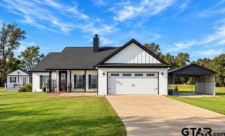 Photo 1 of 32 — 22548 Pine, Frankston, TX 75763