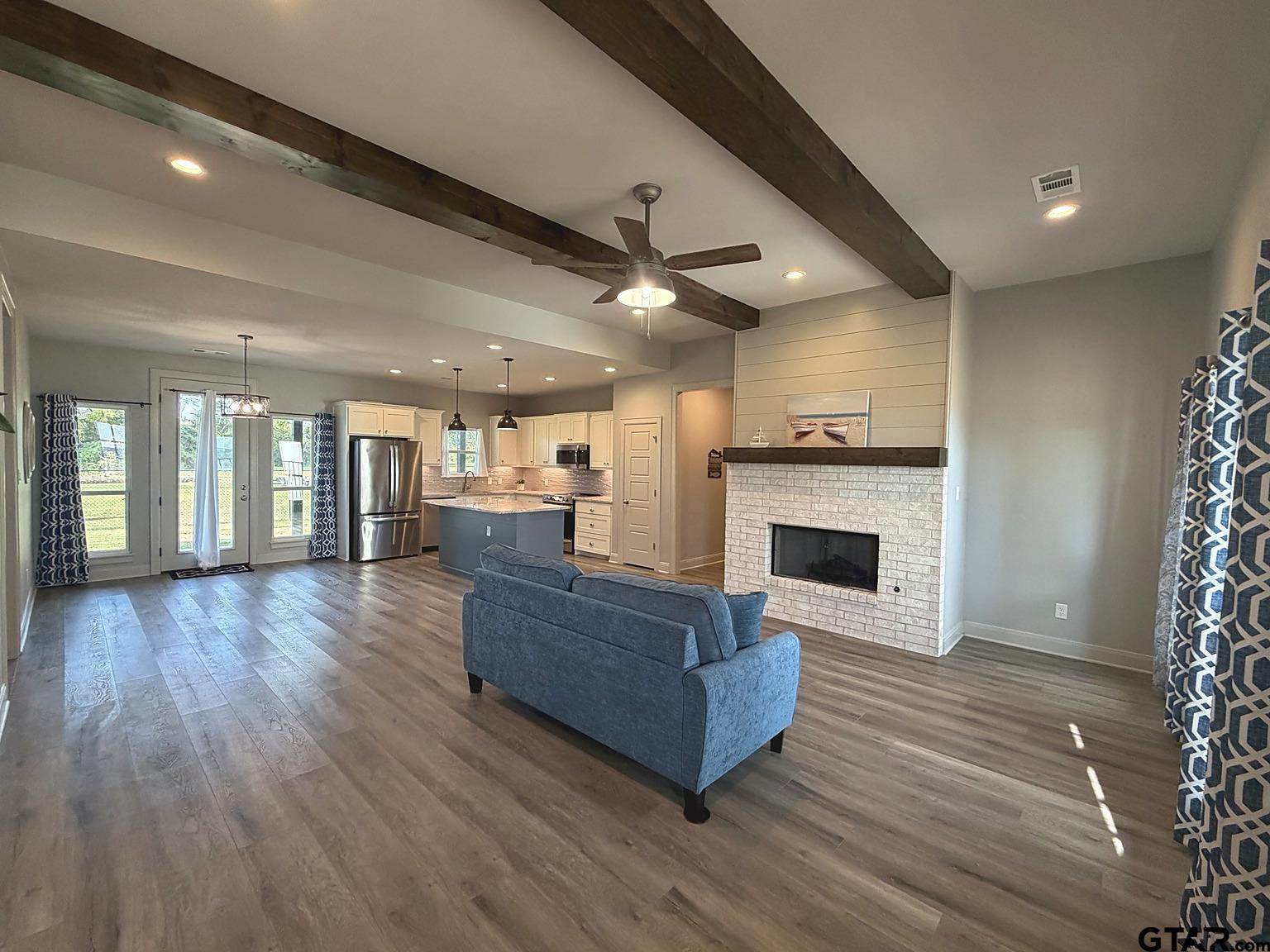22548 Pine