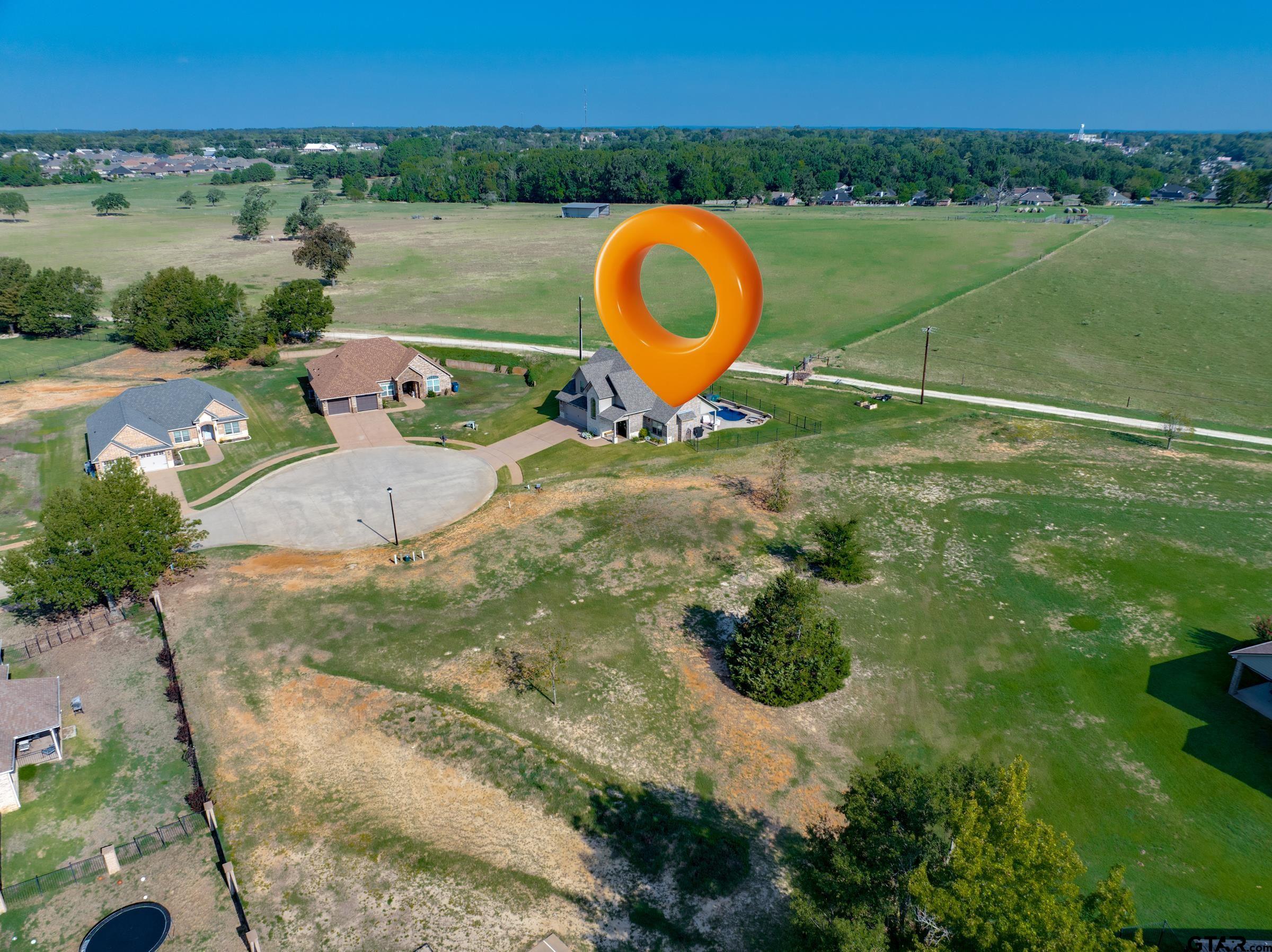 1401 Hannah Cir