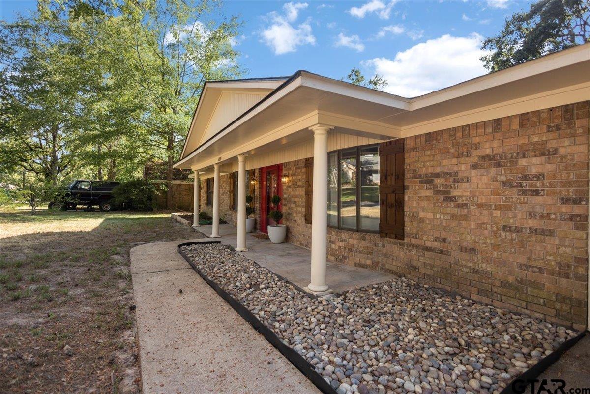 8209 Clemson Dr.