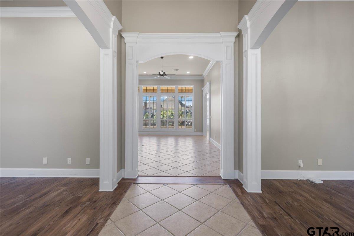 1609 Holcomb Cir