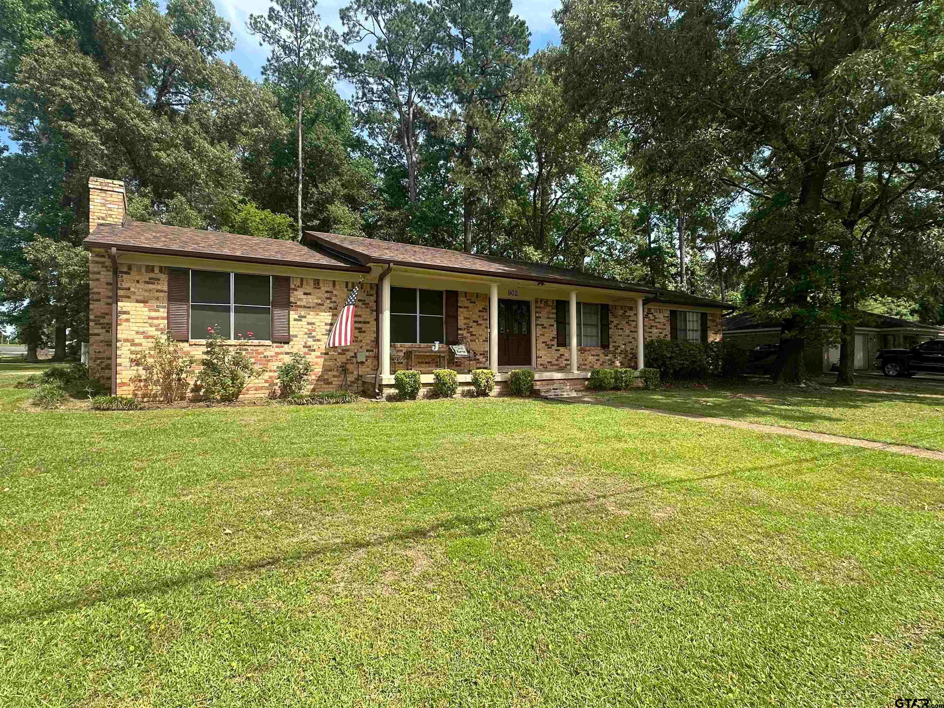 902 Pine Cove