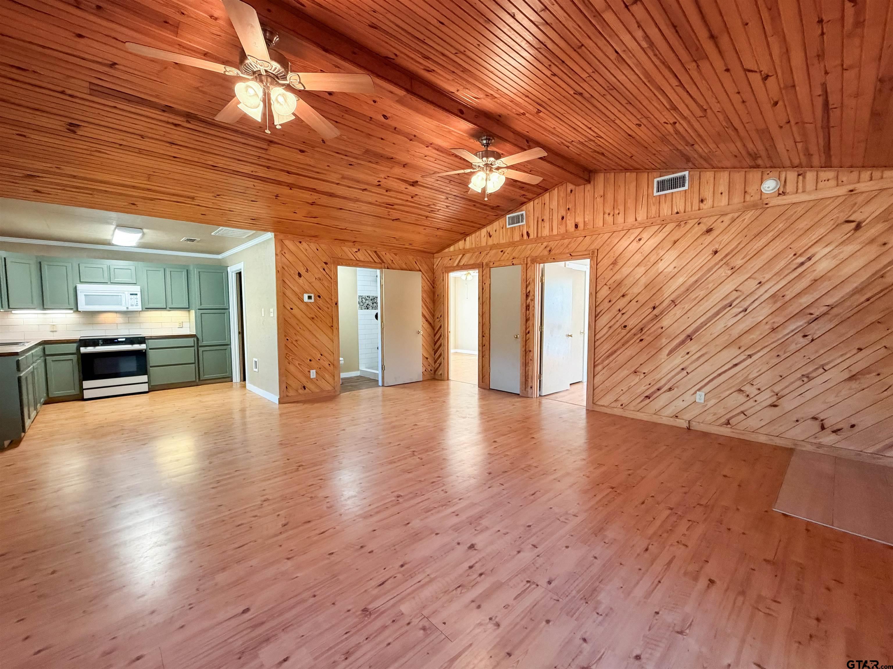 22712 Creekwood Dr