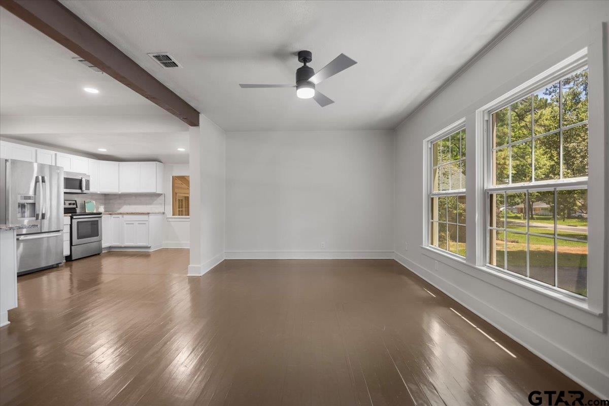 1303 E Lantrip